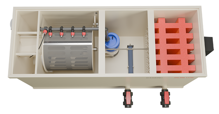INLINE Combi 20/25 LOW van AquaKing Red Label, laag combi-trommelfilter met inlaat en uitlaat op één lijn, schuin van boven gezien